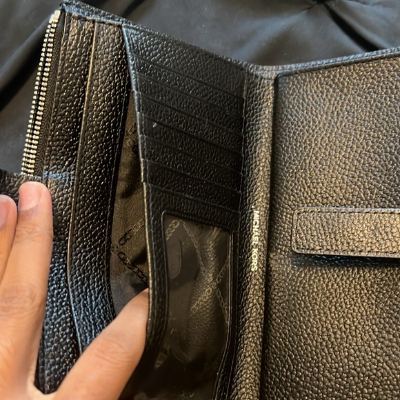 Brand New Black Michael Kors Wristlet - Picture 9 of 10